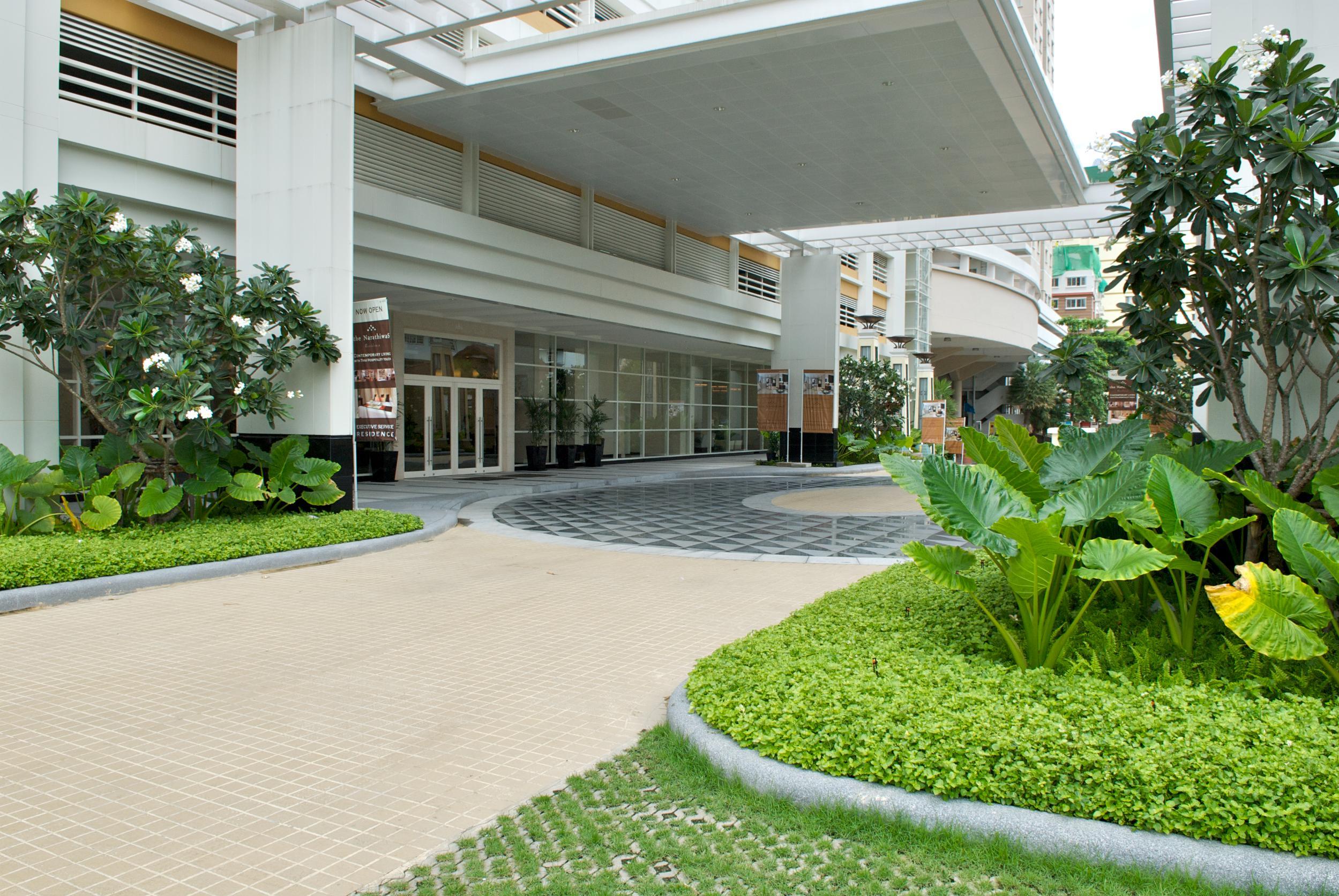 The Narathiwas Hotel & Residence Sathorn Банкок Екстериор снимка