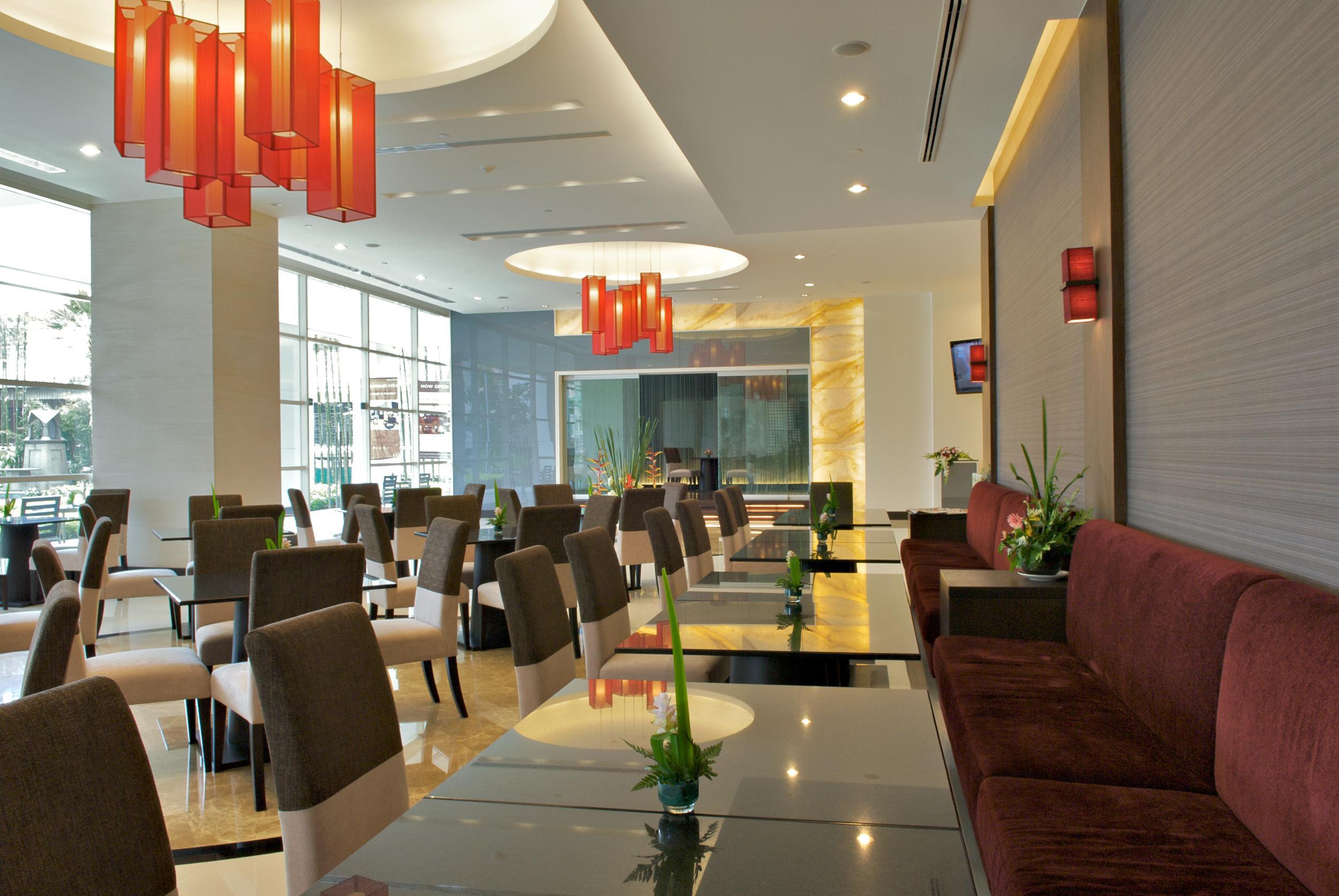The Narathiwas Hotel & Residence Sathorn Банкок Екстериор снимка