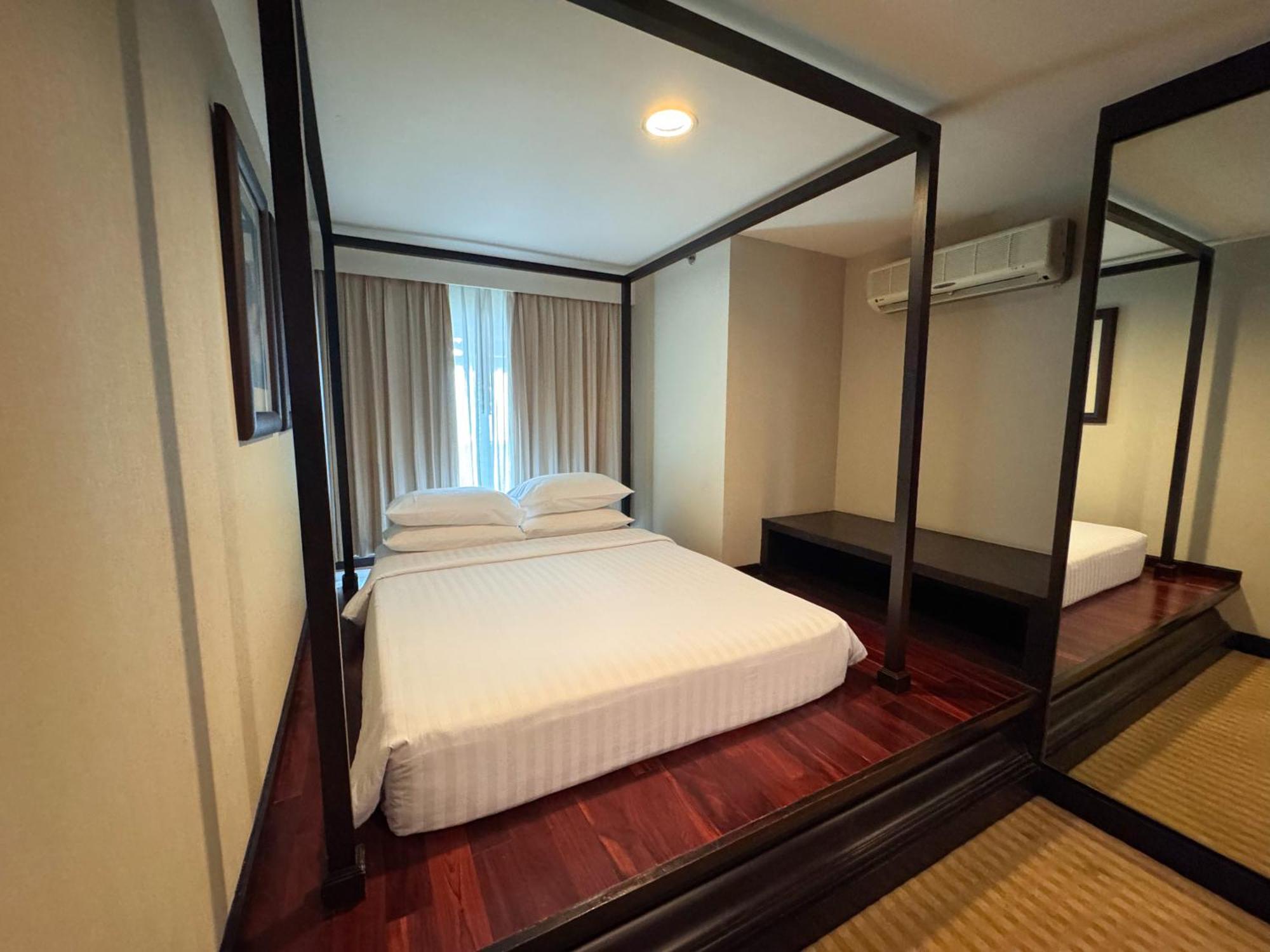 The Narathiwas Hotel & Residence Sathorn Банкок Екстериор снимка