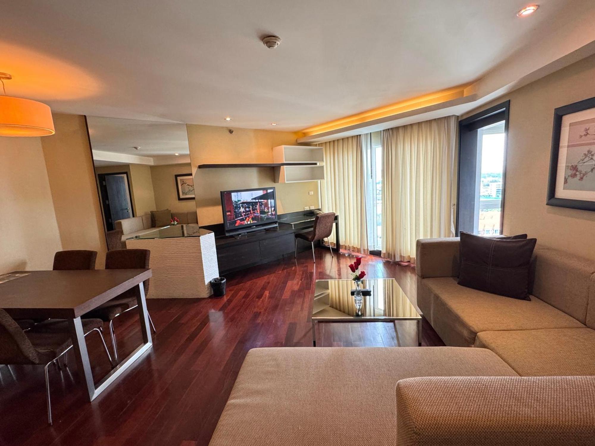 The Narathiwas Hotel & Residence Sathorn Банкок Екстериор снимка