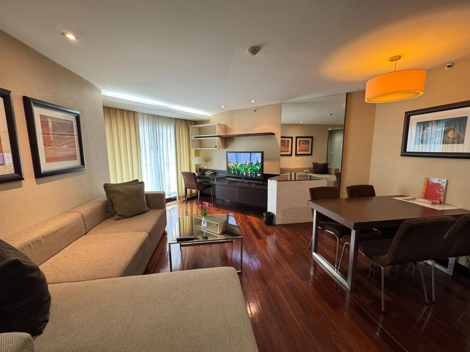 The Narathiwas Hotel & Residence Sathorn Банкок Екстериор снимка