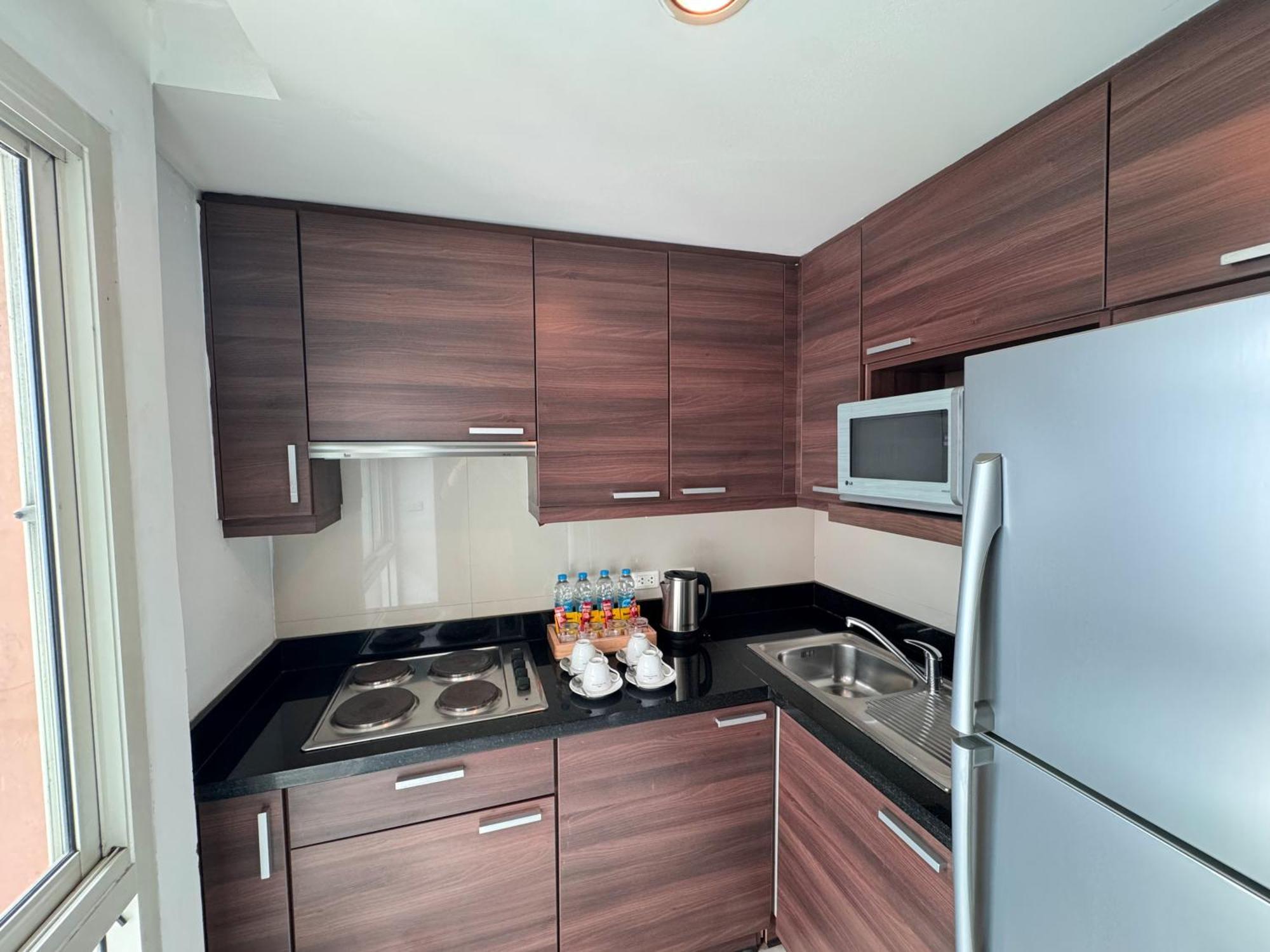 The Narathiwas Hotel & Residence Sathorn Банкок Екстериор снимка