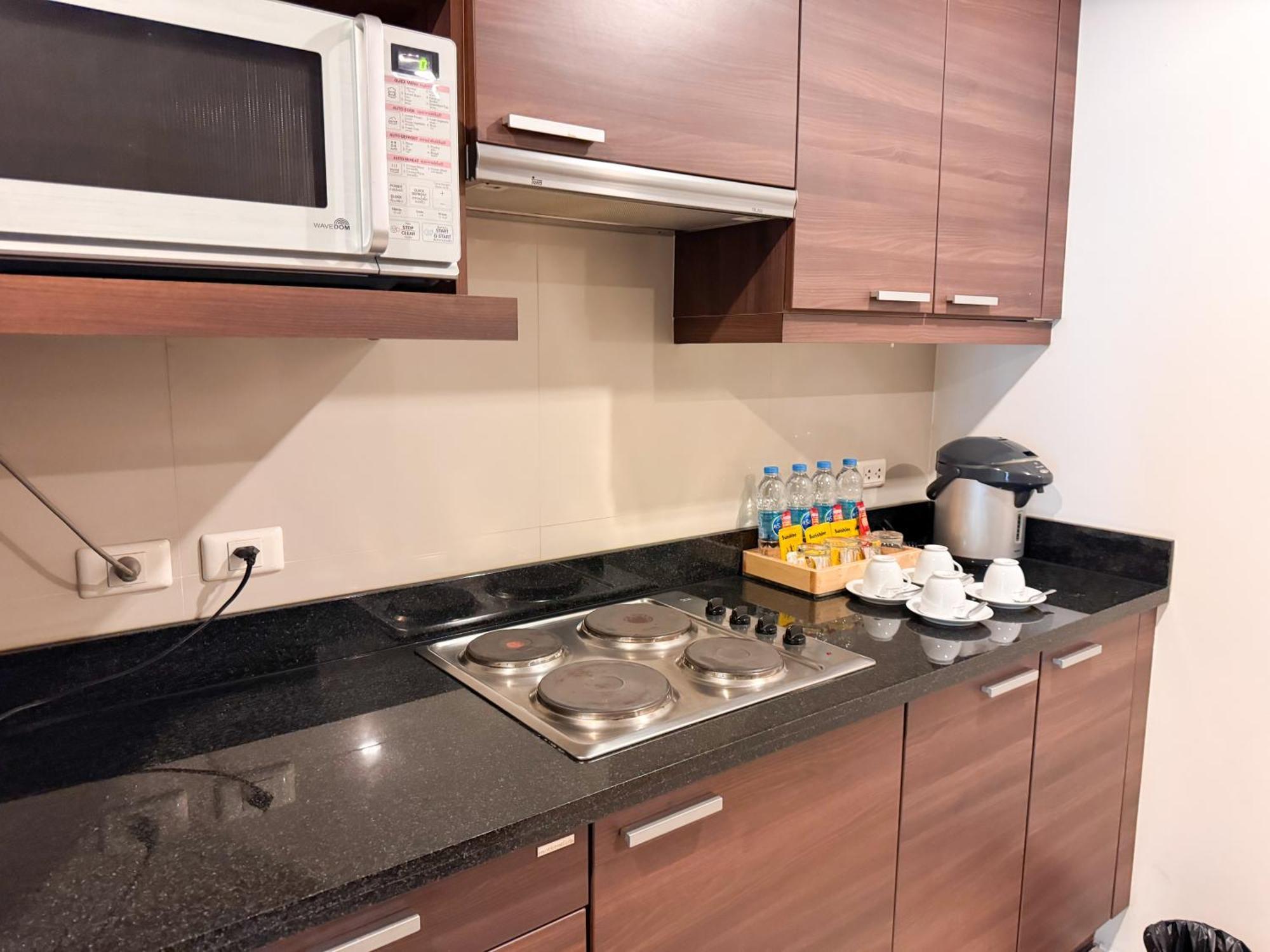 The Narathiwas Hotel & Residence Sathorn Банкок Екстериор снимка