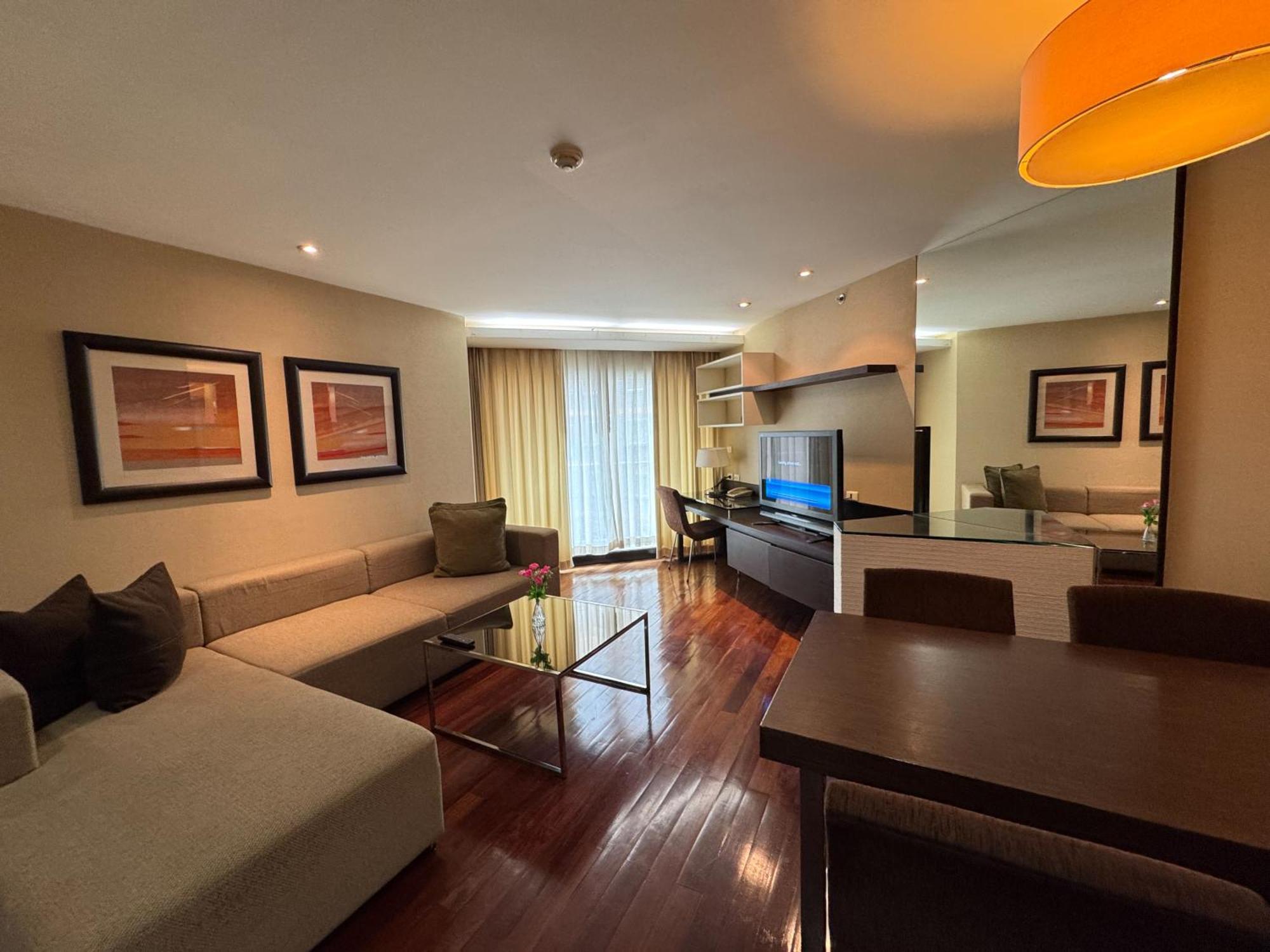 The Narathiwas Hotel & Residence Sathorn Банкок Екстериор снимка