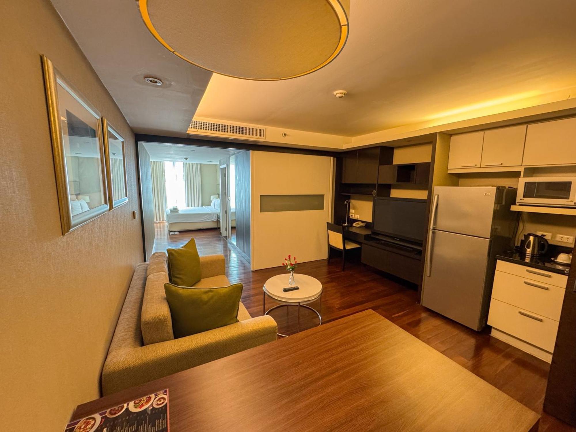 The Narathiwas Hotel & Residence Sathorn Банкок Екстериор снимка