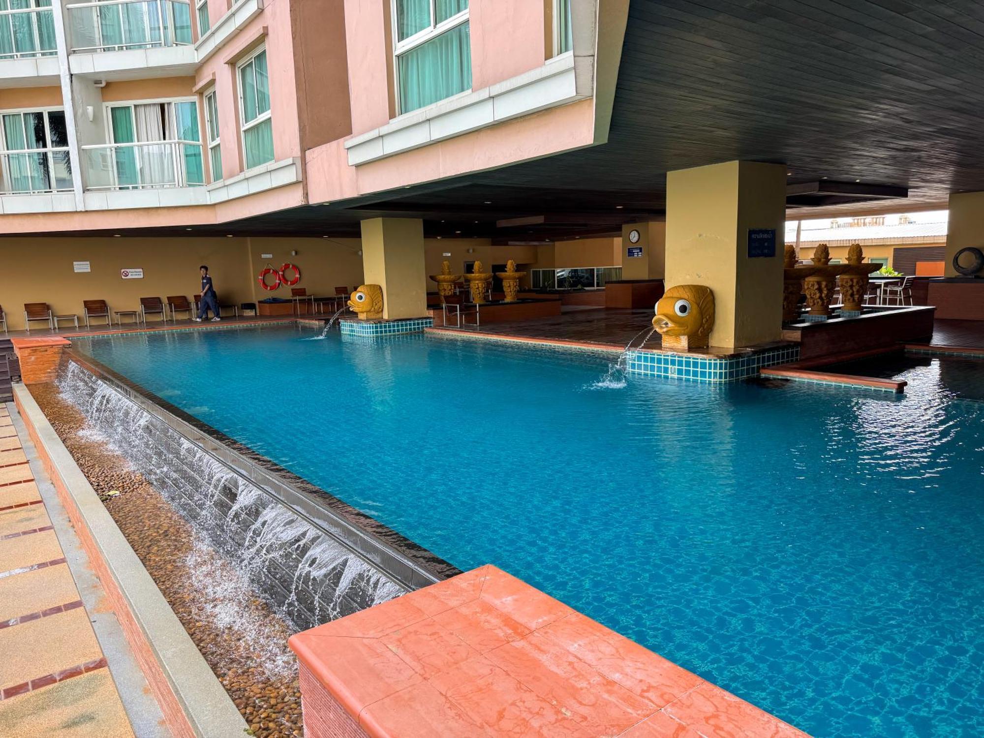 The Narathiwas Hotel & Residence Sathorn Банкок Екстериор снимка