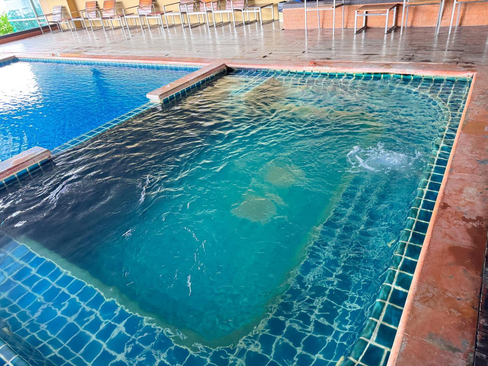 The Narathiwas Hotel & Residence Sathorn Банкок Екстериор снимка
