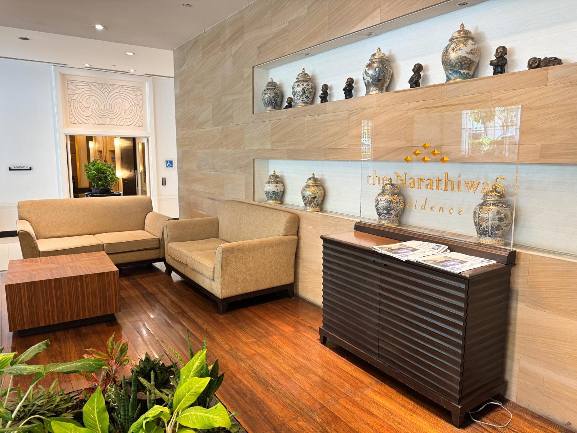 The Narathiwas Hotel & Residence Sathorn Банкок Екстериор снимка