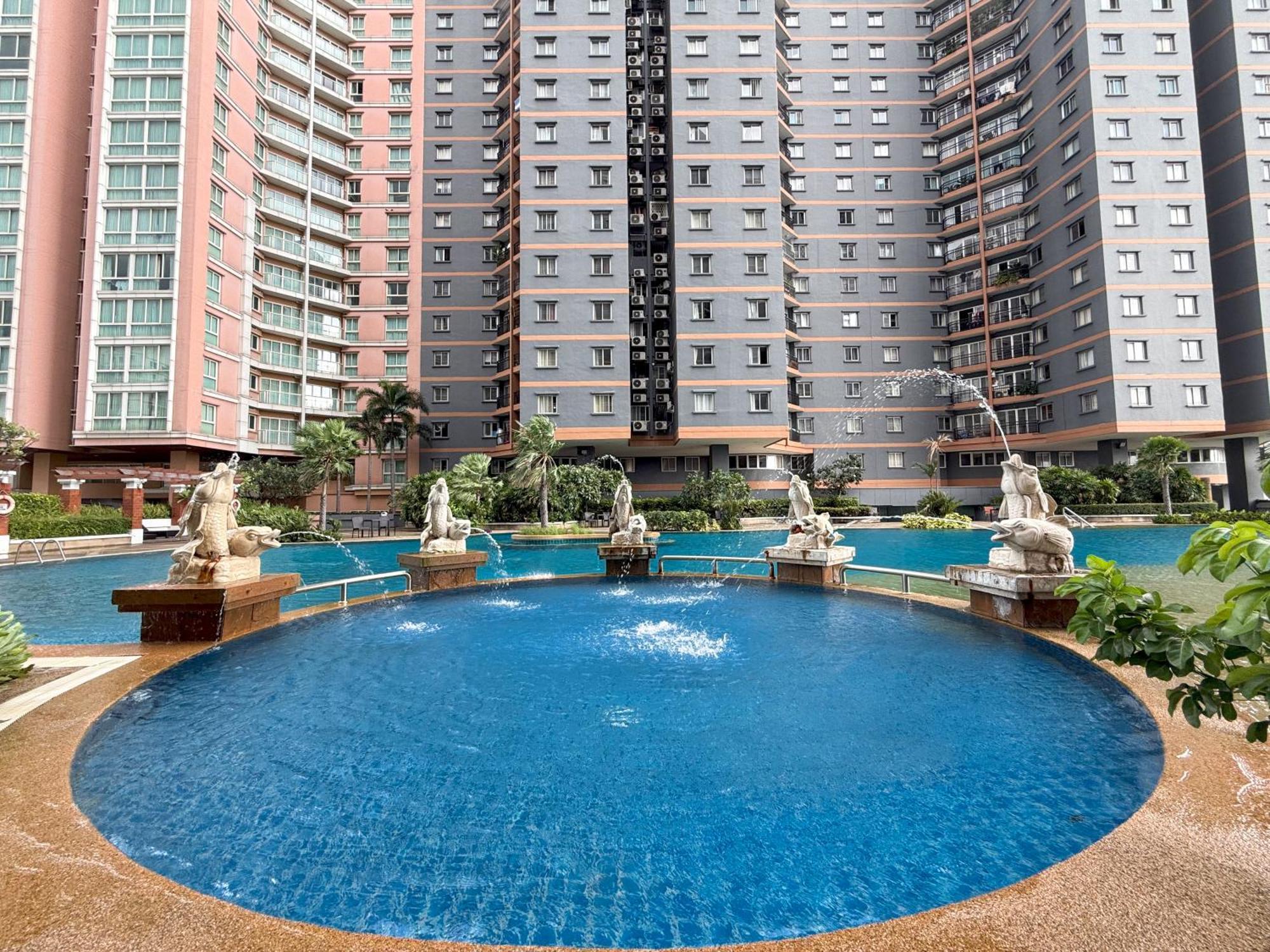 The Narathiwas Hotel & Residence Sathorn Банкок Екстериор снимка