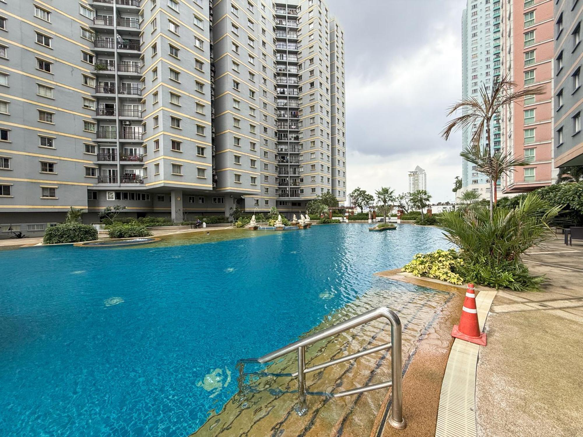 The Narathiwas Hotel & Residence Sathorn Банкок Екстериор снимка