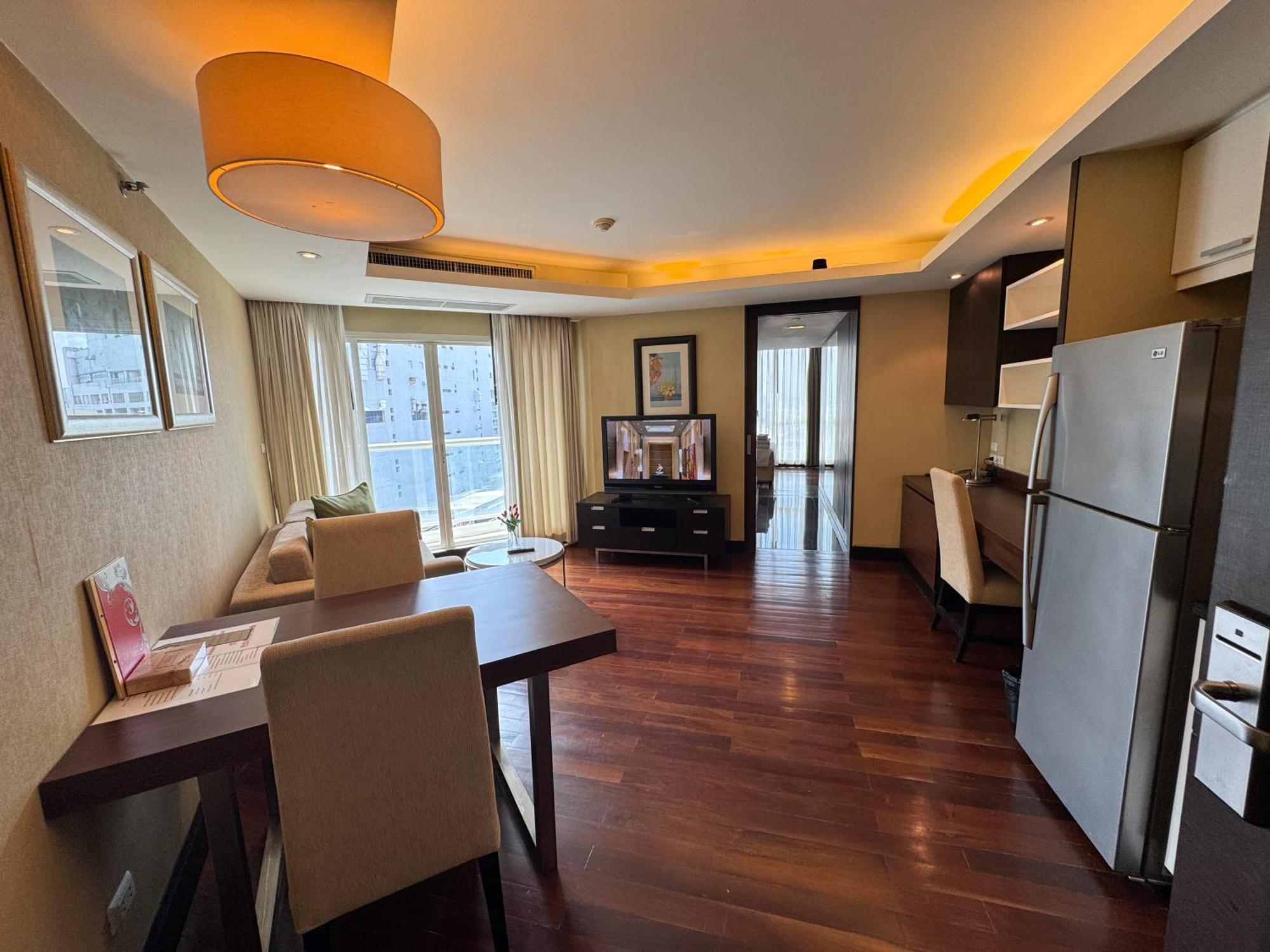 The Narathiwas Hotel & Residence Sathorn Банкок Екстериор снимка