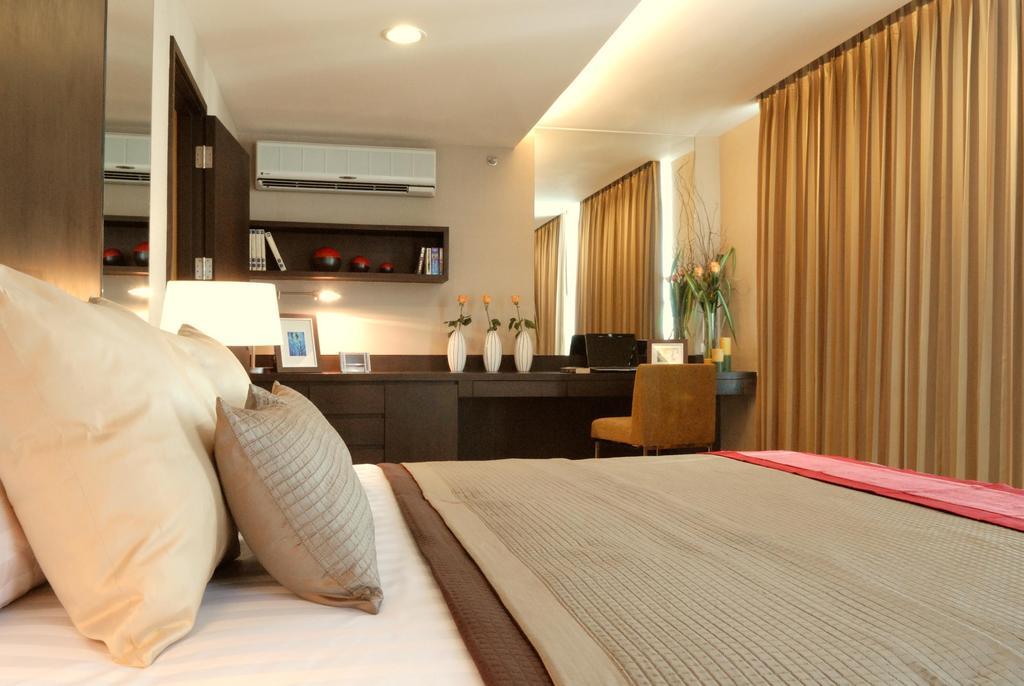 The Narathiwas Hotel & Residence Sathorn Банкок Екстериор снимка