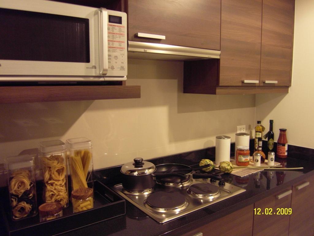 The Narathiwas Hotel & Residence Sathorn Банкок Екстериор снимка
